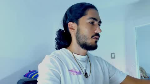 Snapshot of david_johnson372 chatting on 11/30/25, 02:15 Hey im David that loves to explore and speak their fantasies. Very open talktative and nice. Feel free to chat with me online show from 11/30/25, 02:15