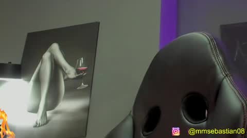 Snapshot of david_jons7 chatting on 06/28/26, 04:07 David Jons online show from 06/28/26, 04:07
