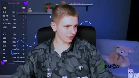 Snapshot of david_lovee chatting on 03/08/25, 08:03 David online show from 03/08/25, 08:03