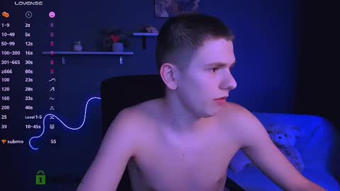 Snapshot of david_lovee chatting on 03/10/25, 01:56 David online show from 03/10/25, 01:56