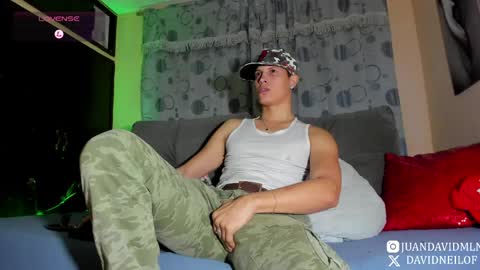 Snapshot of david_neill chatting on 04/11/26, 01:21 David Neill online show from 04/11/26, 01:21