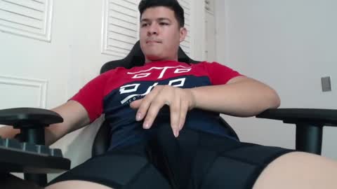 Snapshot of david_smit_ chatting on 12/12/24, 03:05 david smit online show from 12/12/24, 03:05