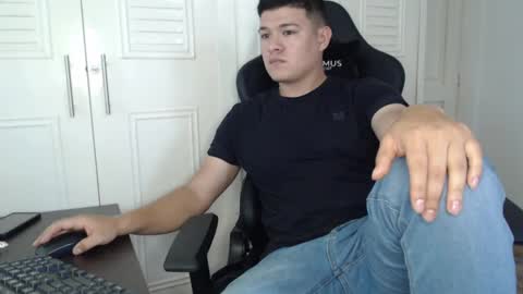 Snapshot of david_smit_ chatting on 01/14/25, 07:00 david smit online show from 01/14/25, 07:00