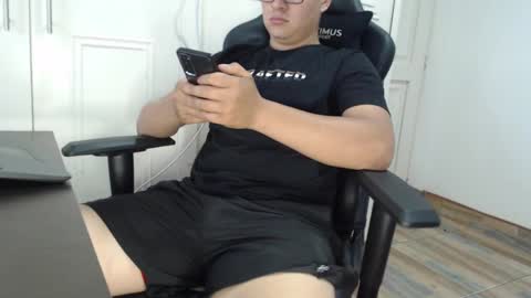 Snapshot of david_smit_ chatting on 01/27/25, 03:18 david smit online show from 01/27/25, 03:18