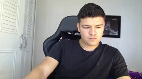 Snapshot of david_smit_ chatting on 02/10/25, 04:04 david smit online show from 02/10/25, 04:04