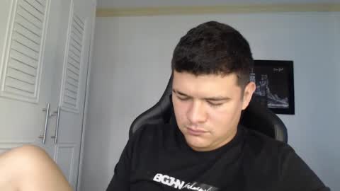 Snapshot of david_smit_ chatting on 02/13/25, 03:46 david smit online show from 02/13/25, 03:46