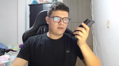 Snapshot of david_smit_ chatting on 02/28/25, 06:31 david smit online show from 02/28/25, 06:31