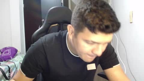 Snapshot of david_smit_ chatting on 03/02/25, 02:21 david smit online show from 03/02/25, 02:21