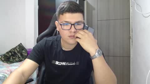 Snapshot of david_smit_ chatting on 03/06/25, 03:24 david smit online show from 03/06/25, 03:24