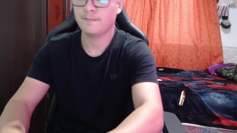 Snapshot of david_smit_ chatting on 03/11/25, 03:45 david smit online show from 03/11/25, 03:45