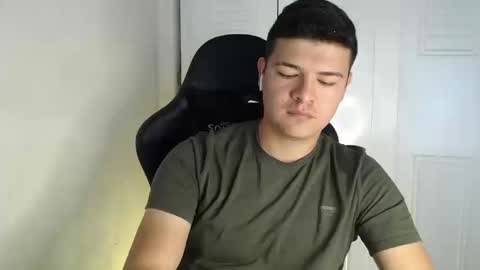 Snapshot of david_smit_ chatting on 09/10/25, 03:23 david smit online show from 09/10/25, 03:23