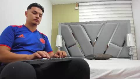 Snapshot of david_victoriaa chatting on 06/12/26, 01:10 david_victoriaa online show from 06/12/26, 01:10