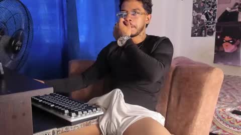 Snapshot of davide_daniels chatting on 10/11/25, 06:50 Davide online show from 10/11/25, 06:50