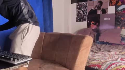 Snapshot of davide_daniels chatting on 10/19/25, 04:51 Davide online show from 10/19/25, 04:51