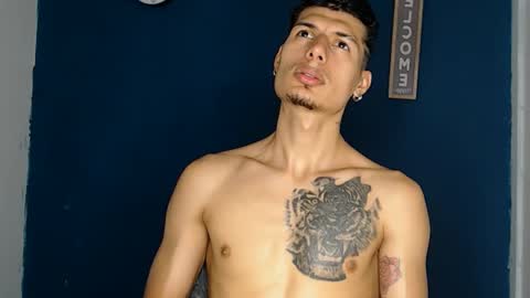 Snapshot of davidgalvis1 chatting on 12/06/24, 06:17 David Galvis - independent model online show from 12/06/24, 06:17