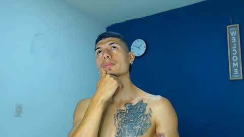 Snapshot of davidgalvis1 chatting on 12/20/24, 04:04 David Galvis - independent model online show from 12/20/24, 04:04