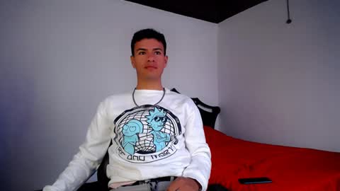 Snapshot of davidkaloc chatting on 01/01/25, 10:13 David online show from 01/01/25, 10:13