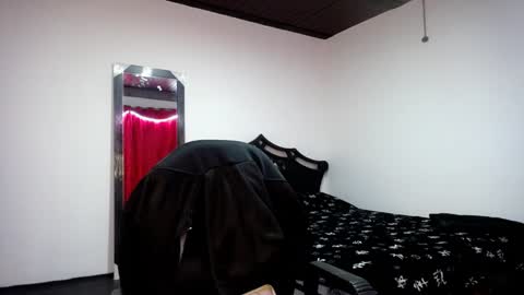 Snapshot of davidkaloc chatting on 01/25/25, 11:22 David online show from 01/25/25, 11:22