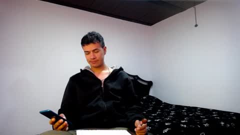 Snapshot of davidkaloc chatting on 01/26/25, 06:59 David online show from 01/26/25, 06:59