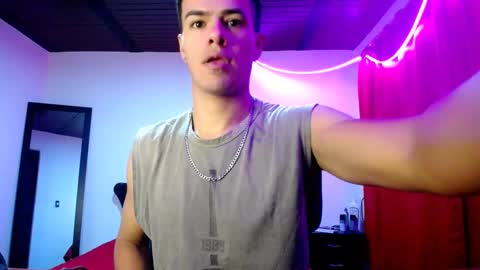 Snapshot of davidkaloc chatting on 02/14/25, 05:41 David online show from 02/14/25, 05:41