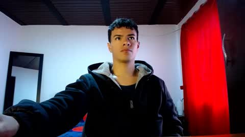 Snapshot of davidkaloc chatting on 02/21/25, 01:44 David online show from 02/21/25, 01:44