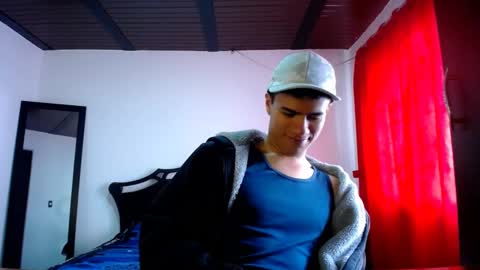 Snapshot of davidkaloc chatting on 02/21/25, 06:15 David online show from 02/21/25, 06:15