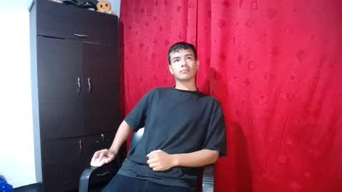 Snapshot of davidkaloc chatting on 10/19/25, 02:12 David online show from 10/19/25, 02:12