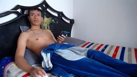 Snapshot of davidkaloc chatting on 10/19/25, 05:13 David online show from 10/19/25, 05:13