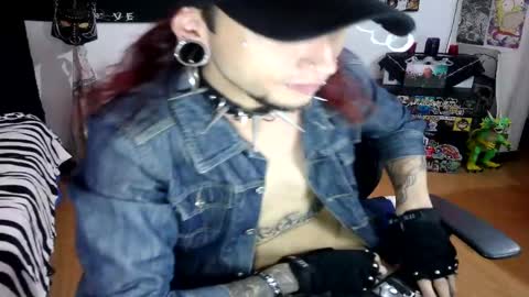 Snapshot of davidroses420 chatting on 01/05/25, 04:14 online show from 01/05/25, 04:14