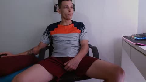 Snapshot of davidsalazar33 chatting on 01/08/25, 02:03 davidsalazar33 online show from 01/08/25, 02:03