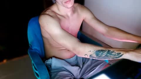 Snapshot of davidsalazar33 chatting on 11/01/25, 05:42 davidsalazar33 online show from 11/01/25, 05:42