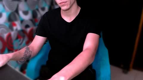 Snapshot of davidsalazar33 chatting on 11/21/25, 10:41 davidsalazar33 online show from 11/21/25, 10:41