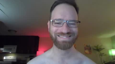 Snapshot of davidwilcox1982 chatting on 02/12/26, 01:22 Dave online show from 02/12/26, 01:22