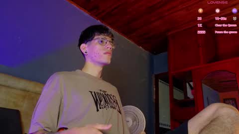 Snapshot of daviid_huge chatting on 11/11/25, 01:22 daviid_huge online show from 11/11/25, 01:22