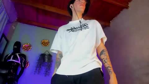 Snapshot of daviid_huge chatting on 12/14/25, 02:06 daviid_huge online show from 12/14/25, 02:06