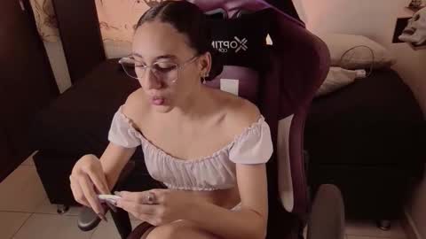 Snapshot of davina_heart chatting on 12/14/25, 03:39 Davina online show from 12/14/25, 03:39