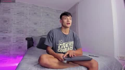 Snapshot of davisfirb chatting on 11/03/25, 01:19 davis online show from 11/03/25, 01:19