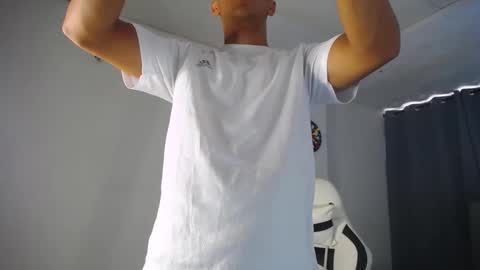 Snapshot of davisito7 chatting on 12/09/24, 03:00 David Angel online show from 12/09/24, 03:00