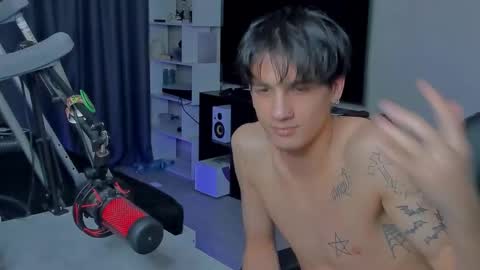 davis online show from 09/09/25, 12:32