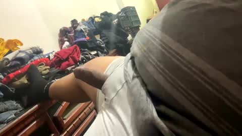 Snapshot of davzsoher chatting on 02/12/25, 10:59 davzsoher online show from 02/12/25, 10:59