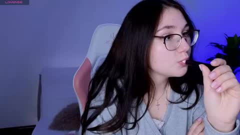 Snapshot of dawnaviles chatting on 04/27/26, 02:48 dawnaviles online show from 04/27/26, 02:48