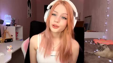 Snapshot of dawnawiand chatting on 04/23/26, 12:29 Mili online show from 04/23/26, 12:29