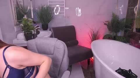 Snapshot of dawngwin chatting on 04/17/26, 12:19 DawnGwin Sasha online show from 04/17/26, 12:19