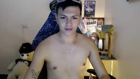 Snapshot of dax_x chatting on 01/14/25, 12:43 JC LOVER BOY online show from 01/14/25, 12:43