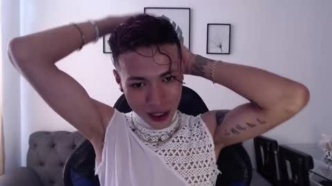 Snapshot of daxonreyy_ chatting on 11/14/25, 05:33 Daxon online show from 11/14/25, 05:33