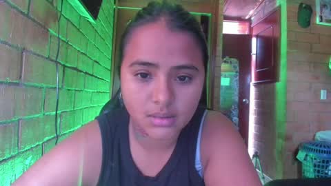 Snapshot of dayanasuarez17 chatting on 04/15/26, 07:58 PAULA wh online show from 04/15/26, 07:58