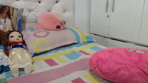 instagram  catherin dayana reina online show from 12/11/24, 05:04