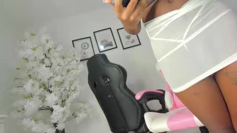 dayanis_latin online show from 06/19/26, 04:06