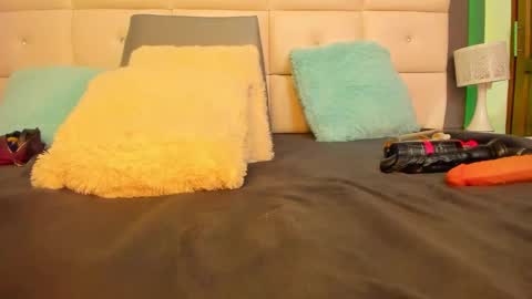 DayannaBronx online show from 09/15/25, 10:32