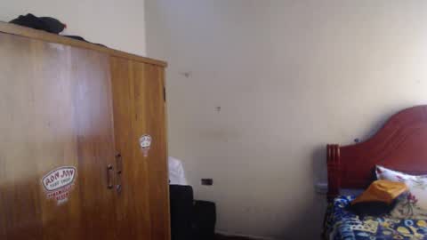 Snapshot of daylon_brown_ chatting on 09/17/25, 07:15 Dylon online show from 09/17/25, 07:15